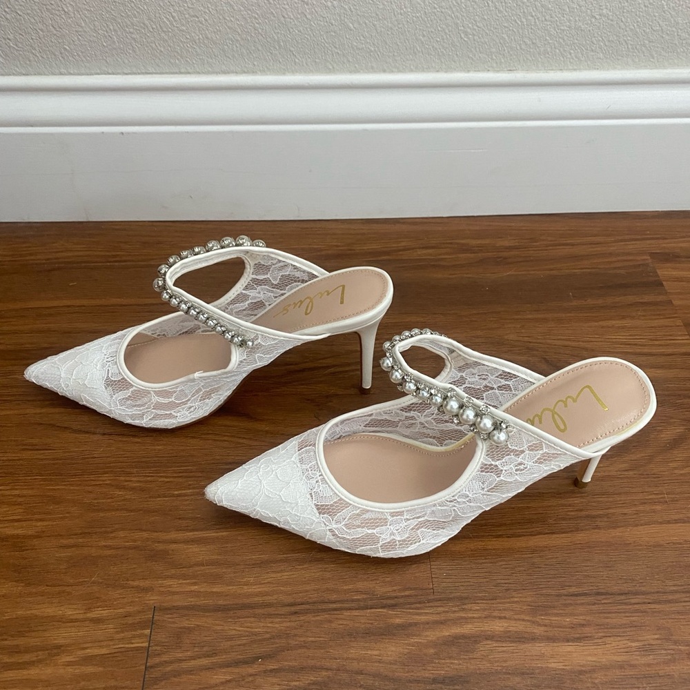 Lulus white pointed toe heels